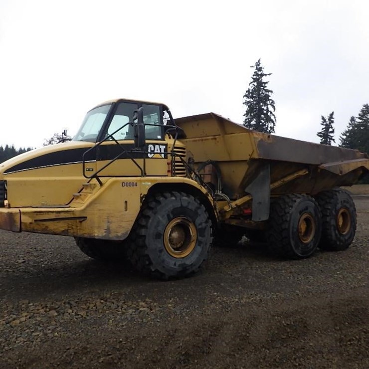 2005 CATERPILLAR 740