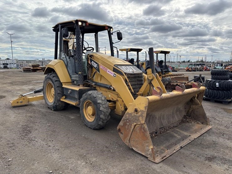 caterpillar-420f2-image-2
