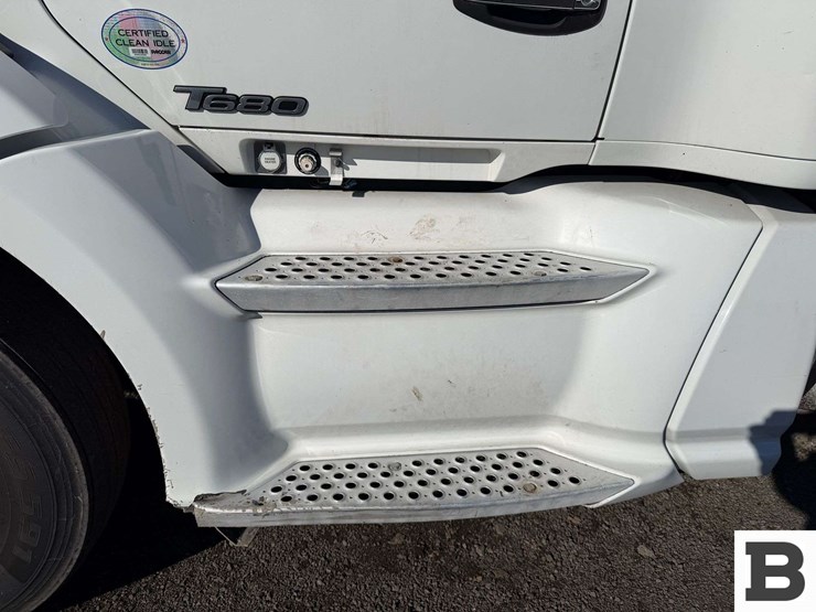 2019-kenworth-t680-image-12