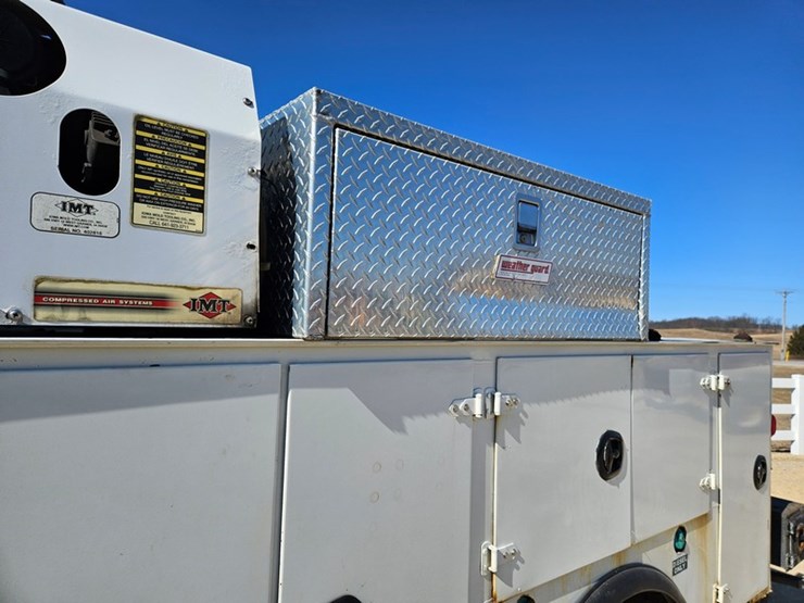 2011-ford-f550-image-11