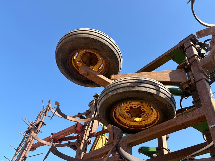 john-deere-1010-image-12