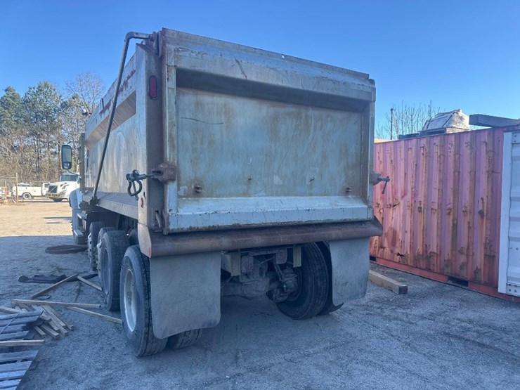 2019-mack-gr64f9-quad/a-dump-truck-image-6