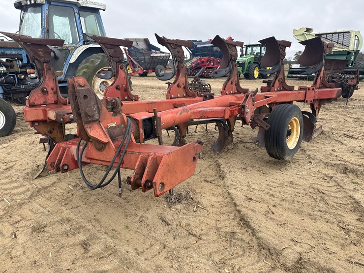 case-ih-onland-3pt-6-bottom-flip-plow-image-2