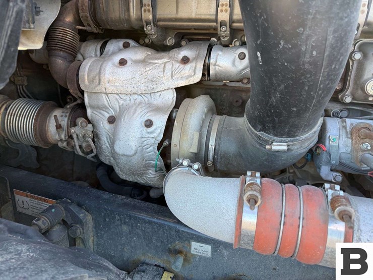 2019-freightliner-cascadia-126-image-52