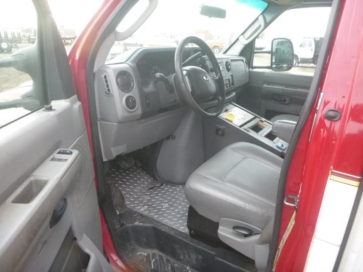 2014-ford-e350-image-9