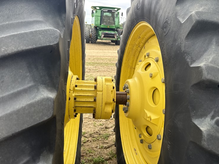 john-deere-8245r-image-7