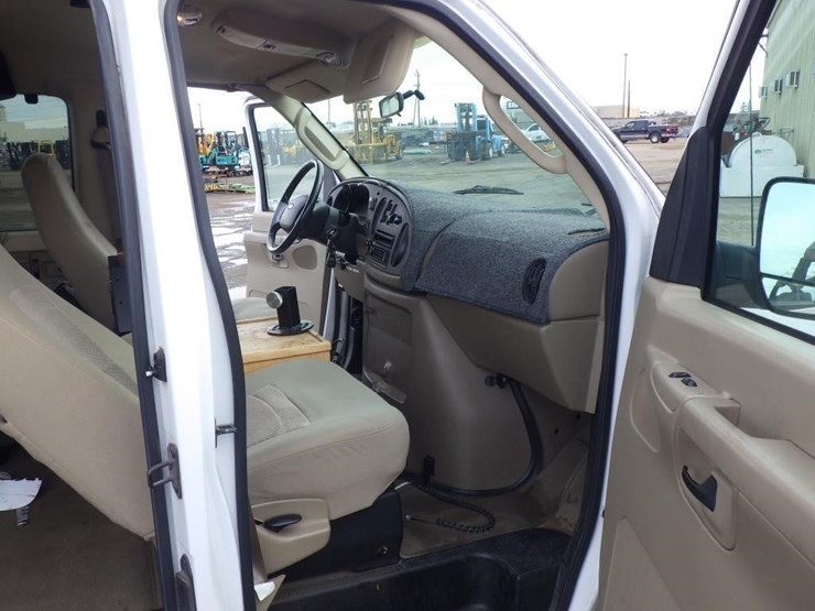 2006-ford-cargo-image-6