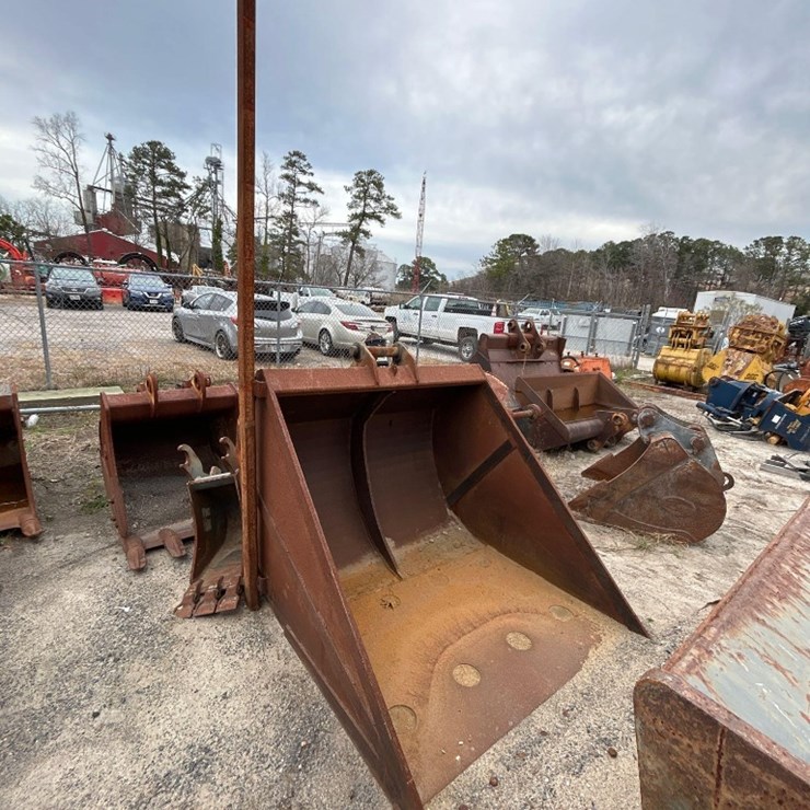 62IN HYDRAULIC EXCAVATOR BUCKET