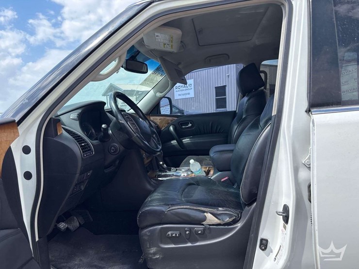 2012-infiniti-qx56-image-11