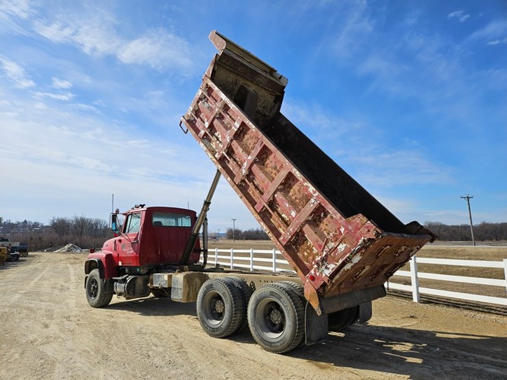 1989-ford-l9000-image-11