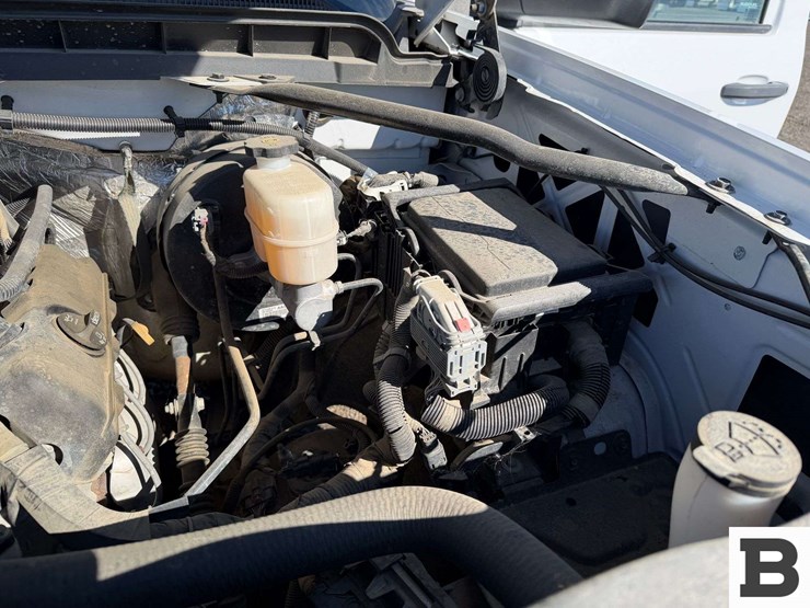 2016-chevrolet-silverado-1500-image-32