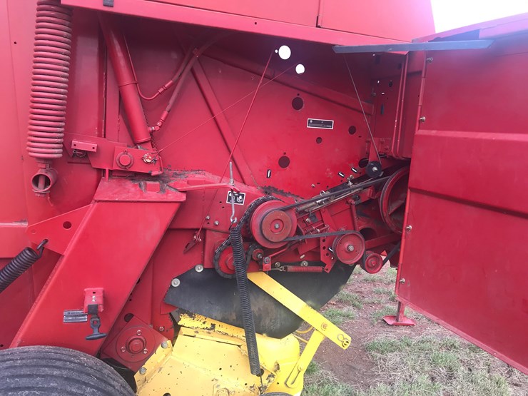 new-holland-688-image-2