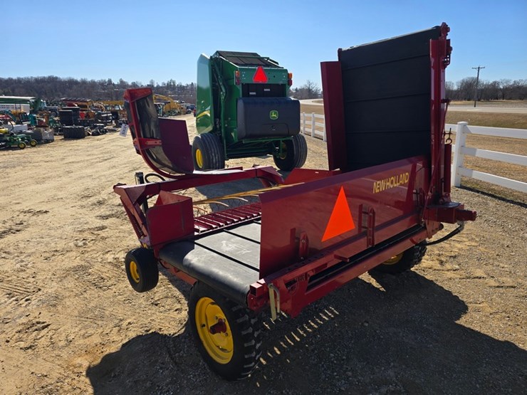 new-holland-166-image-3