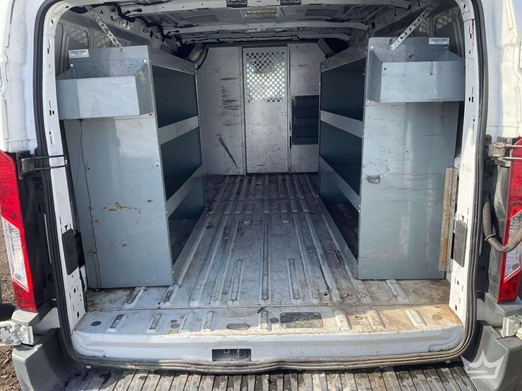 2016-ford-transit-image-30