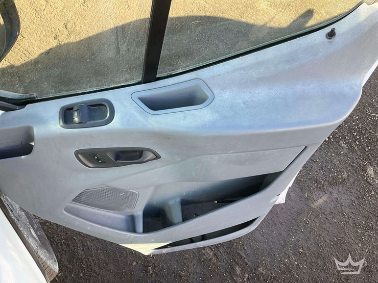 2016-ford-transit-image-21