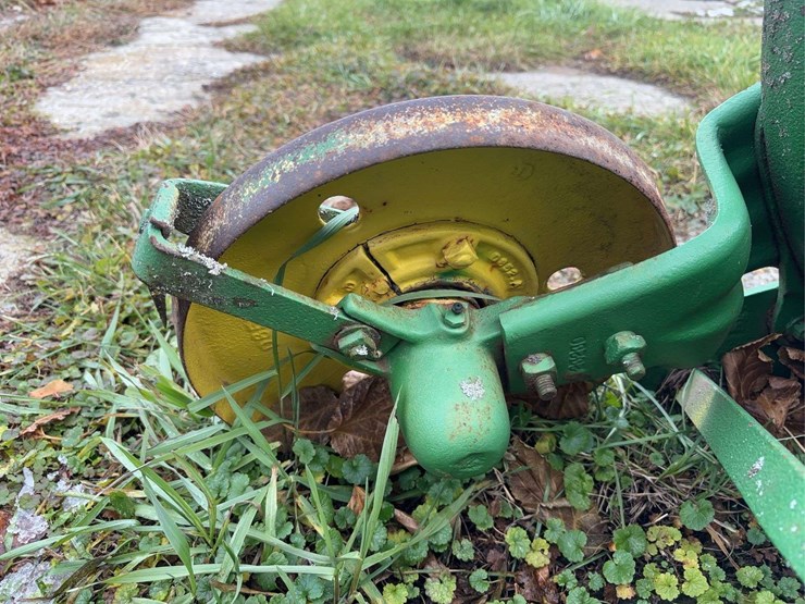 john-deere-12-image-21