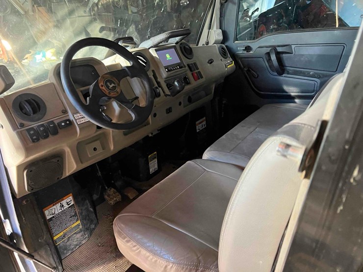 2023-john-deere-gator-image-8