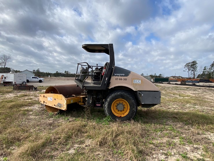 2013-volvo-sd70-image-8