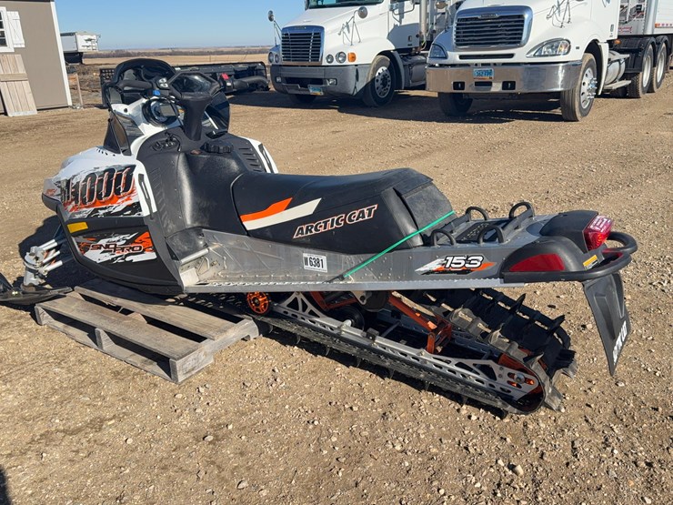 2008-arctic-cat-m1000-snowmobile-image-2