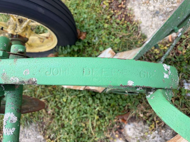 john-deere-12-image-36