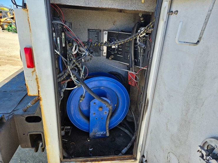 2011-ford-f550-image-20