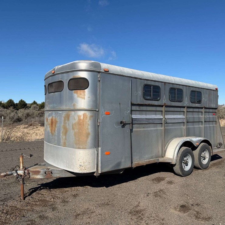 1987 Circle J Horse Trailer