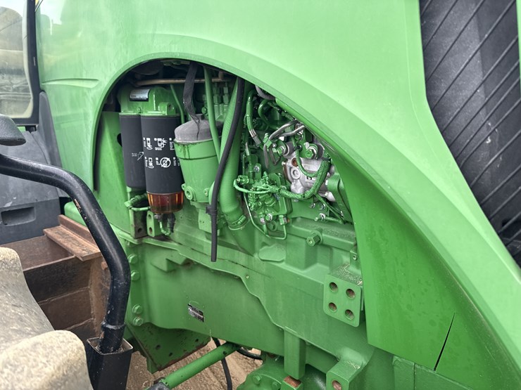2015-john-deere-8295r-image-17