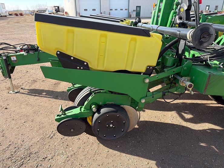 john-deere-1760-image-11