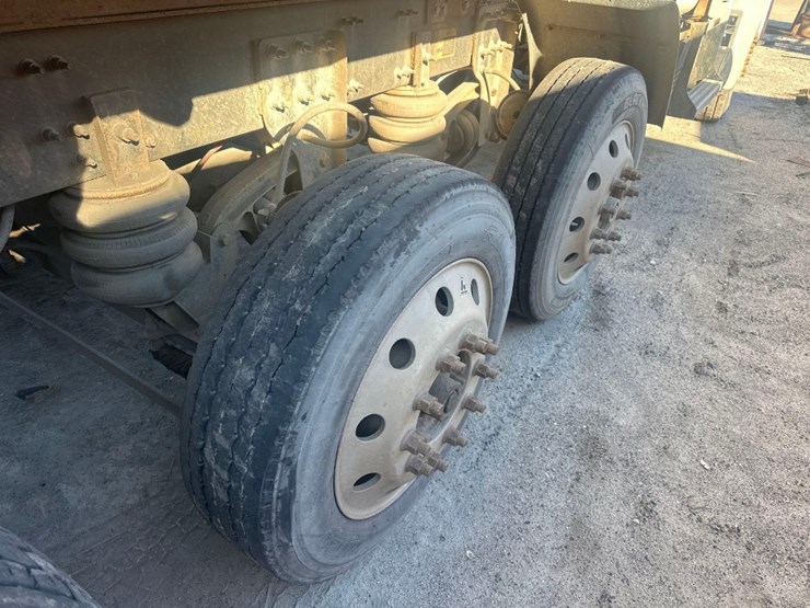 2019-mack-gr64f9-quad/a-dump-truck-image-10