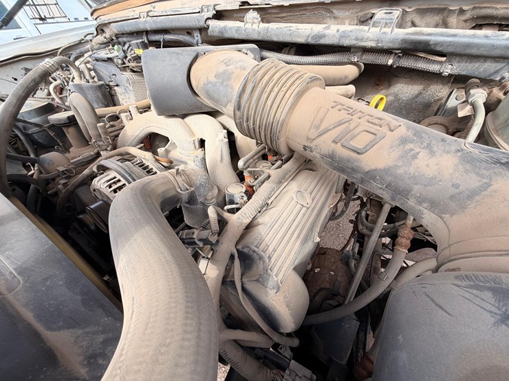 2003-ford-f550-image-14