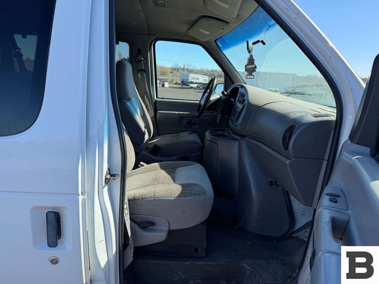 1999-ford-econoline-350-image-20