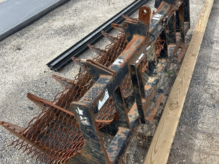 78in-skid-steer-debris-collection-attachment-image-3