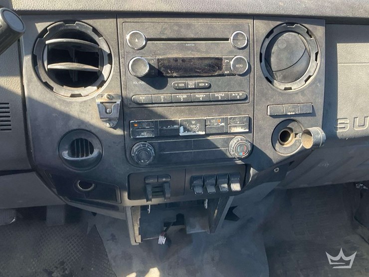 2015-ford-f550-image-15