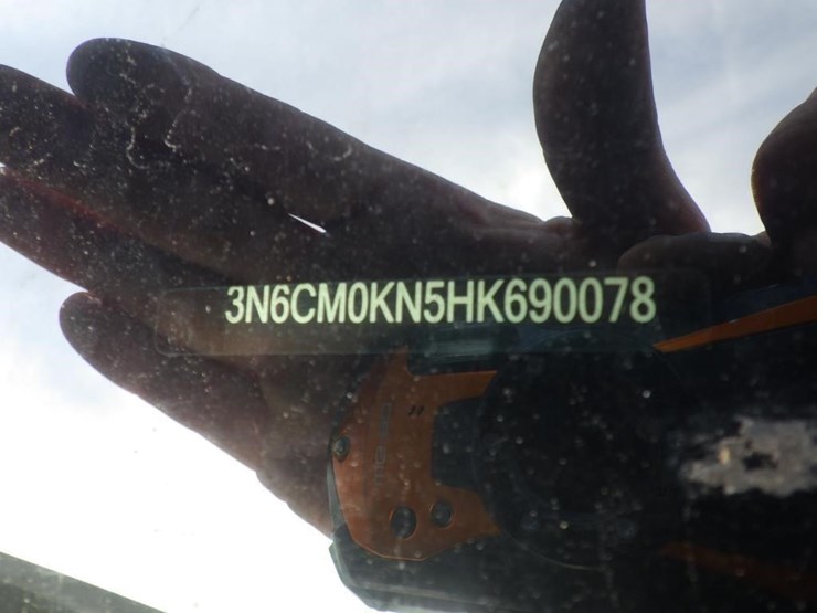 2017-nissan-nv200-image-16