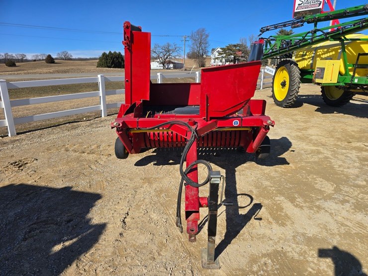 new-holland-166-image-8