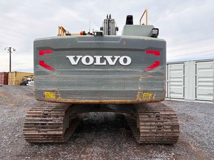 2016-volvo-ec220e-image-4