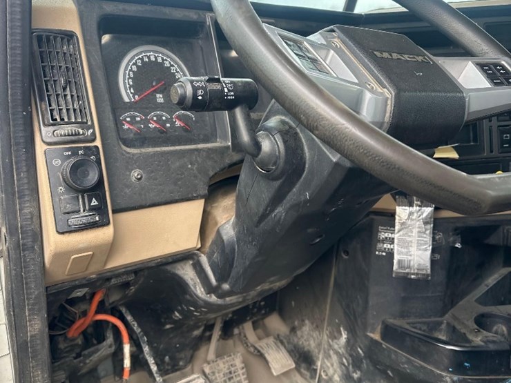 2019-mack-gr64b-quad/a-dump-truck-image-21