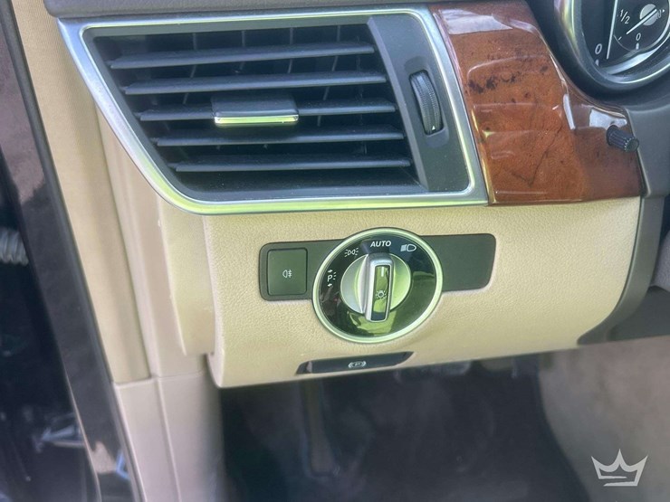 2013-mercedes-benz-gl450-image-26