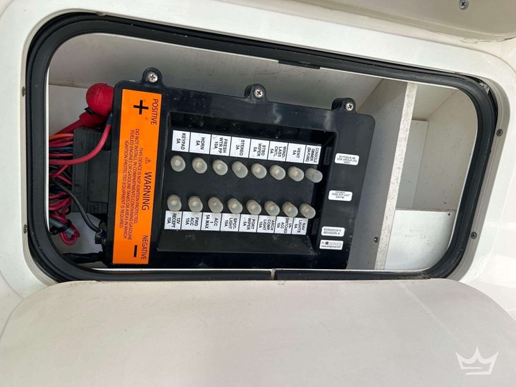 2006-sea-ray-sundancer-31ft-boat-w/-loadmaster-28ft-tri-axle-boat-trailer-image-24