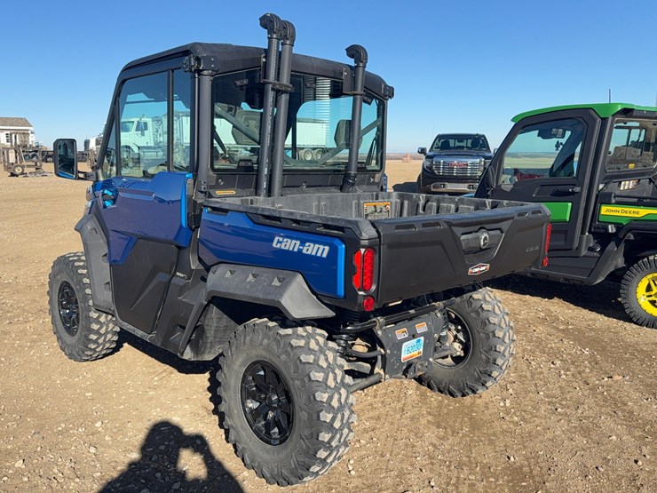 2023-can-am-hd-10-defender-limited-utv-image-2