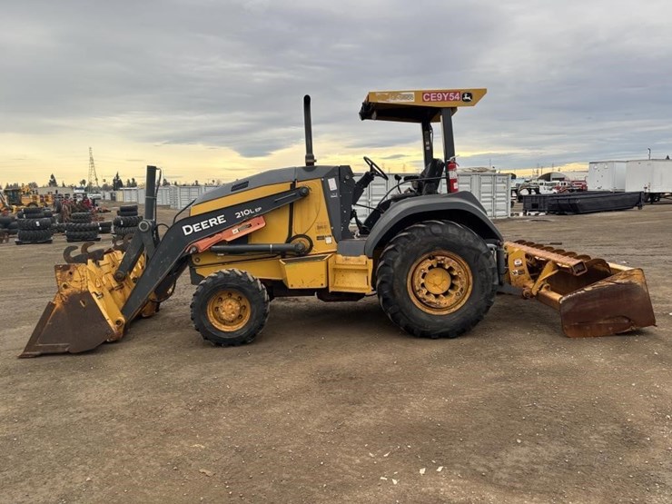 2017-deere-210lep-image-5