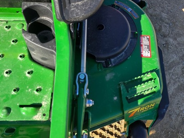 2025-john-deere-z915e-image-11