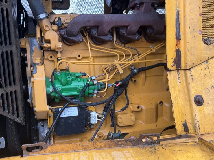 2006-deere-640g-iii-image-10