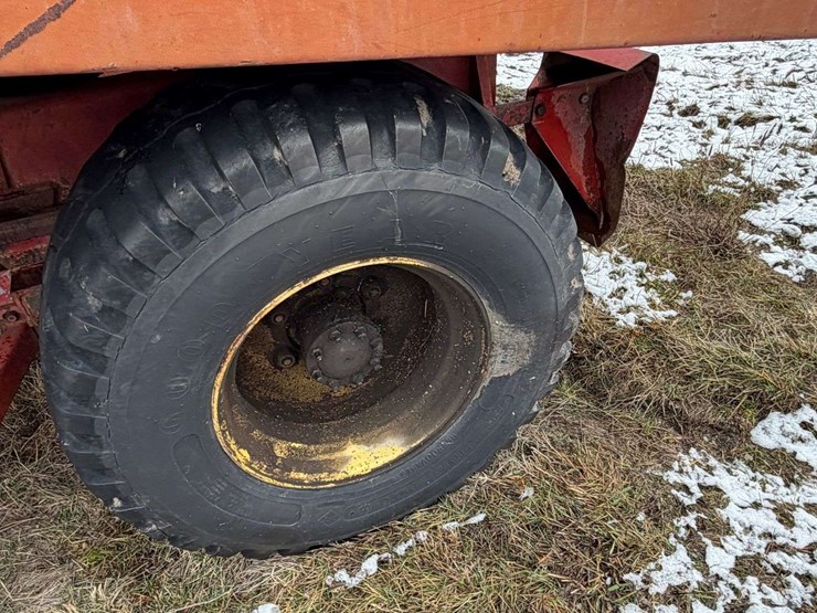 new-holland-1075-image-22