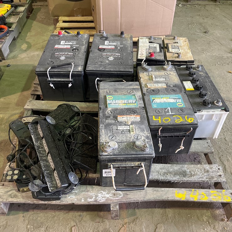 #4026 • BATTERIES AND FLASHING LIGHTS