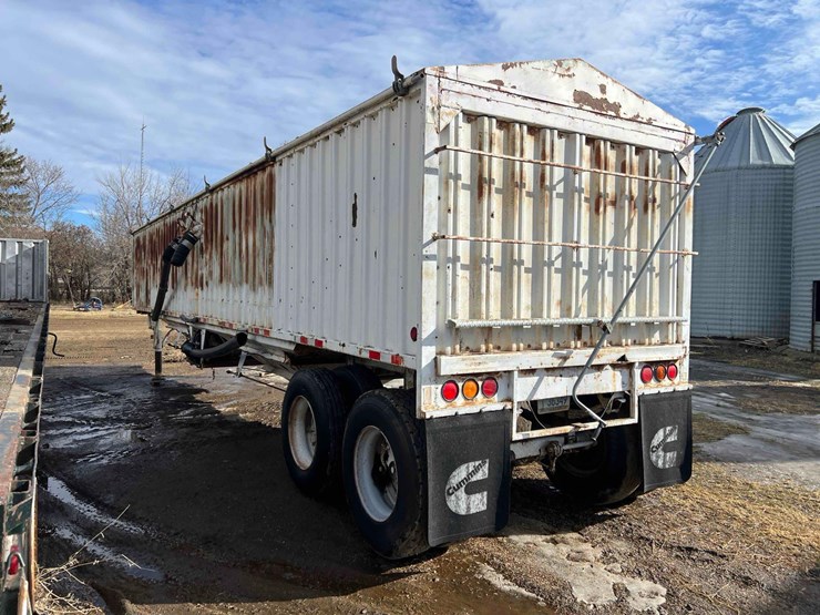 hopper-trailer-image-2