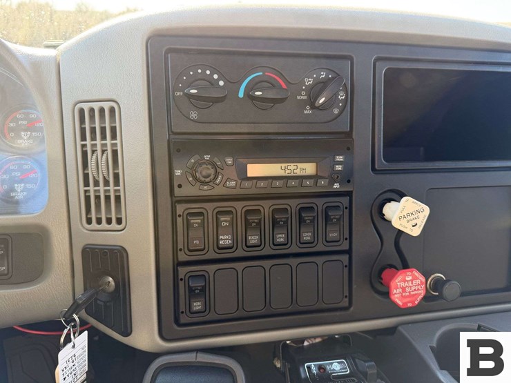 2010-international-durastar-4400-image-63