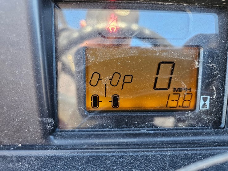 2023-john-deere-gator-image-18