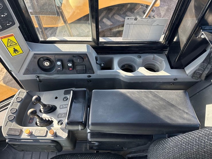 2012-caterpillar-972k-image-19