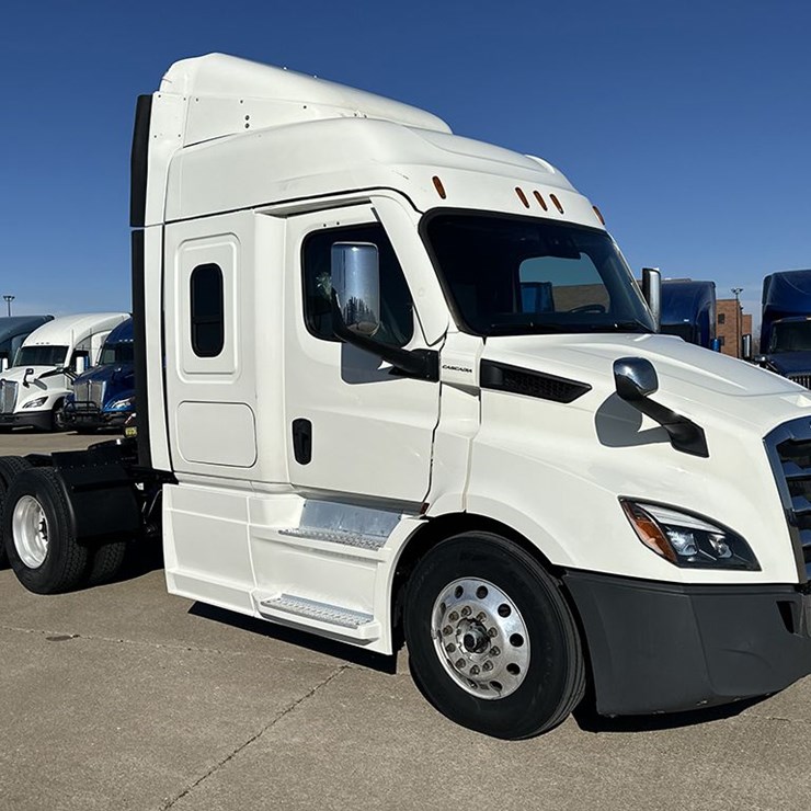2022 FREIGHTLINER CASCADIA 116